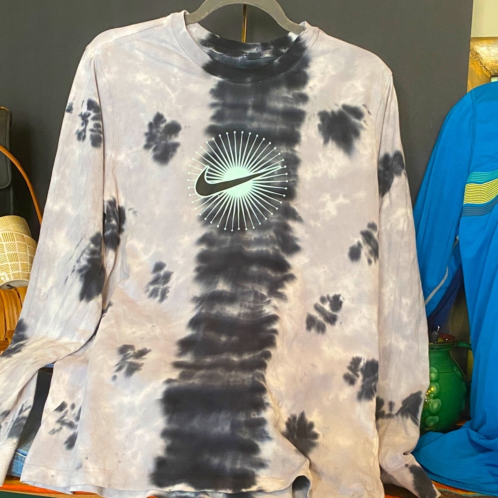 Nike Sportswear "Pinwheel Tie Dye Graphic LS Tee" Men's Sz M